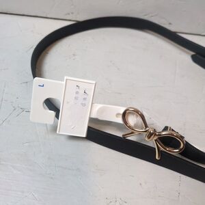 A New Day Thin Black Belt  Bow Buckle Size Large NEW